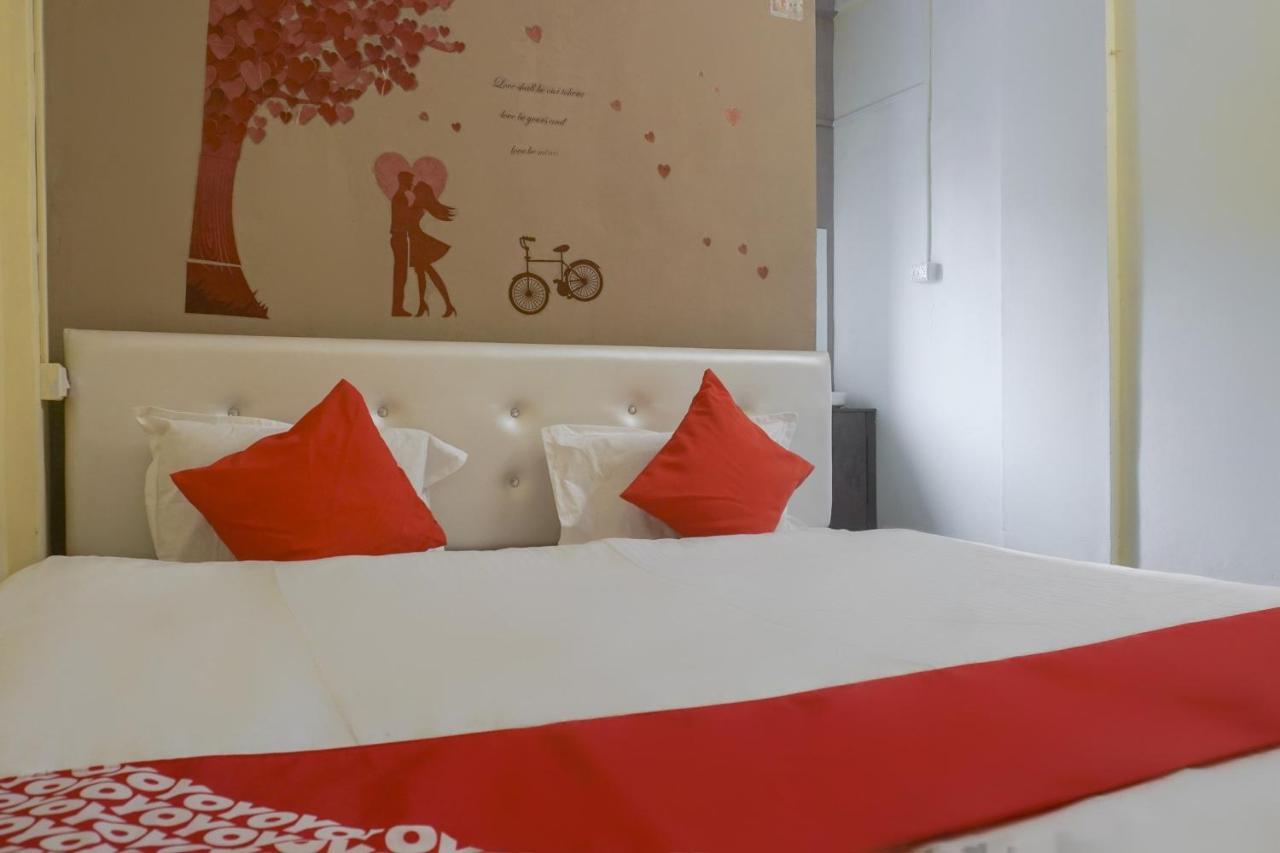 OYO 74900 R K Hotel Pimpri-Chinchwad Exterior foto
