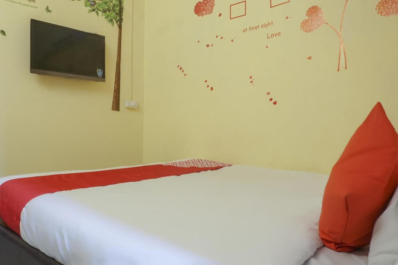 OYO 74900 R K Hotel Pimpri-Chinchwad Exterior foto