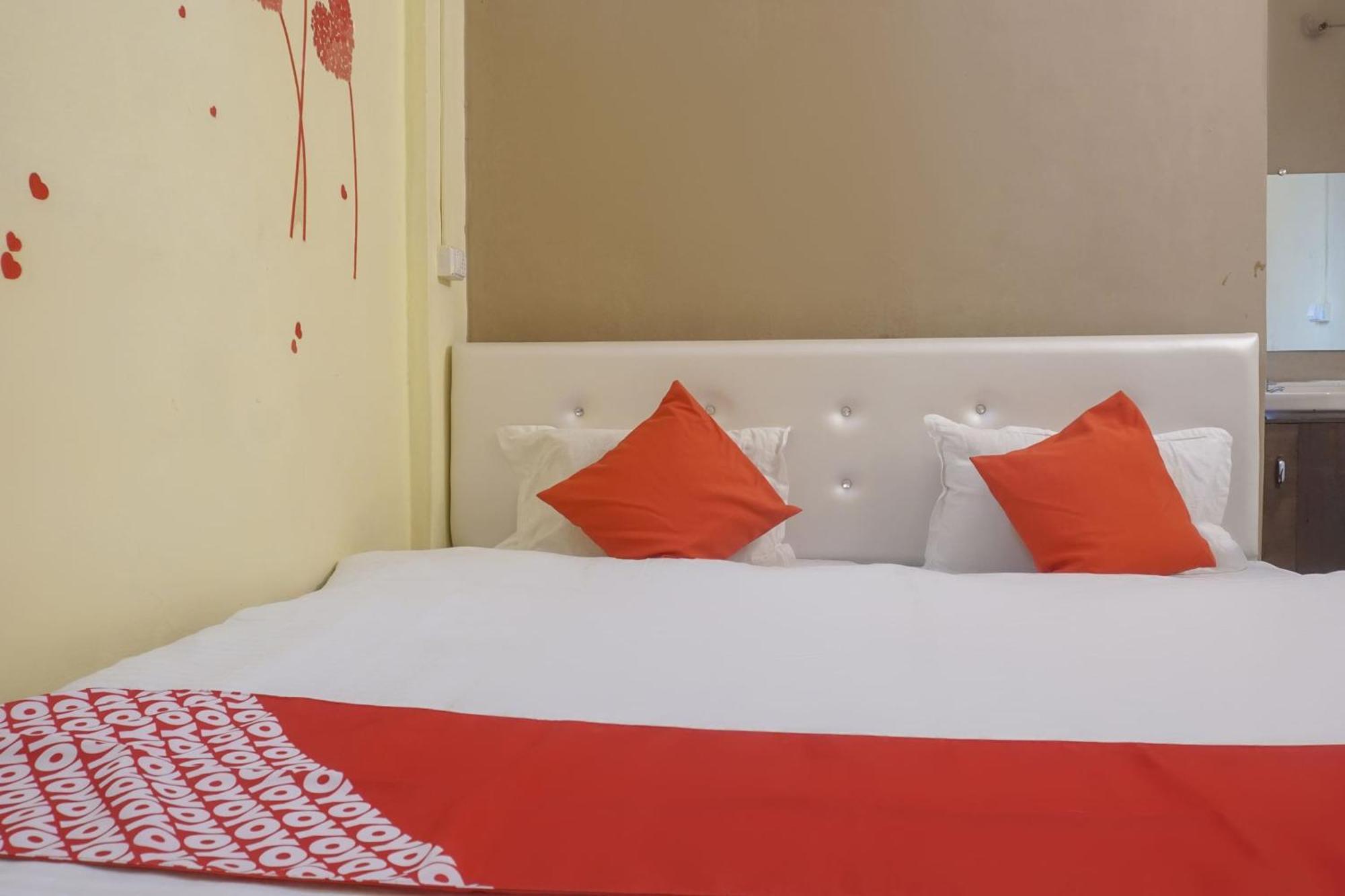 OYO 74900 R K Hotel Pimpri-Chinchwad Exterior foto