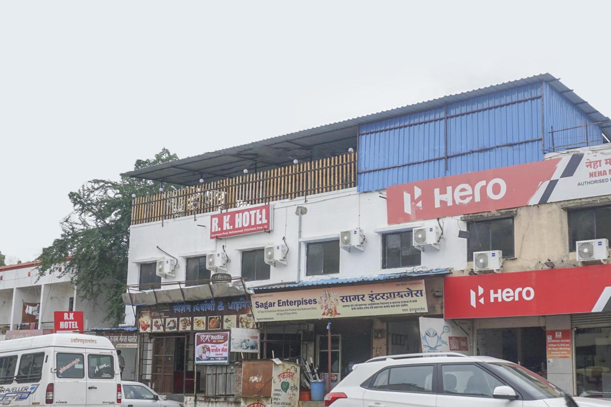 OYO 74900 R K Hotel Pimpri-Chinchwad Exterior foto