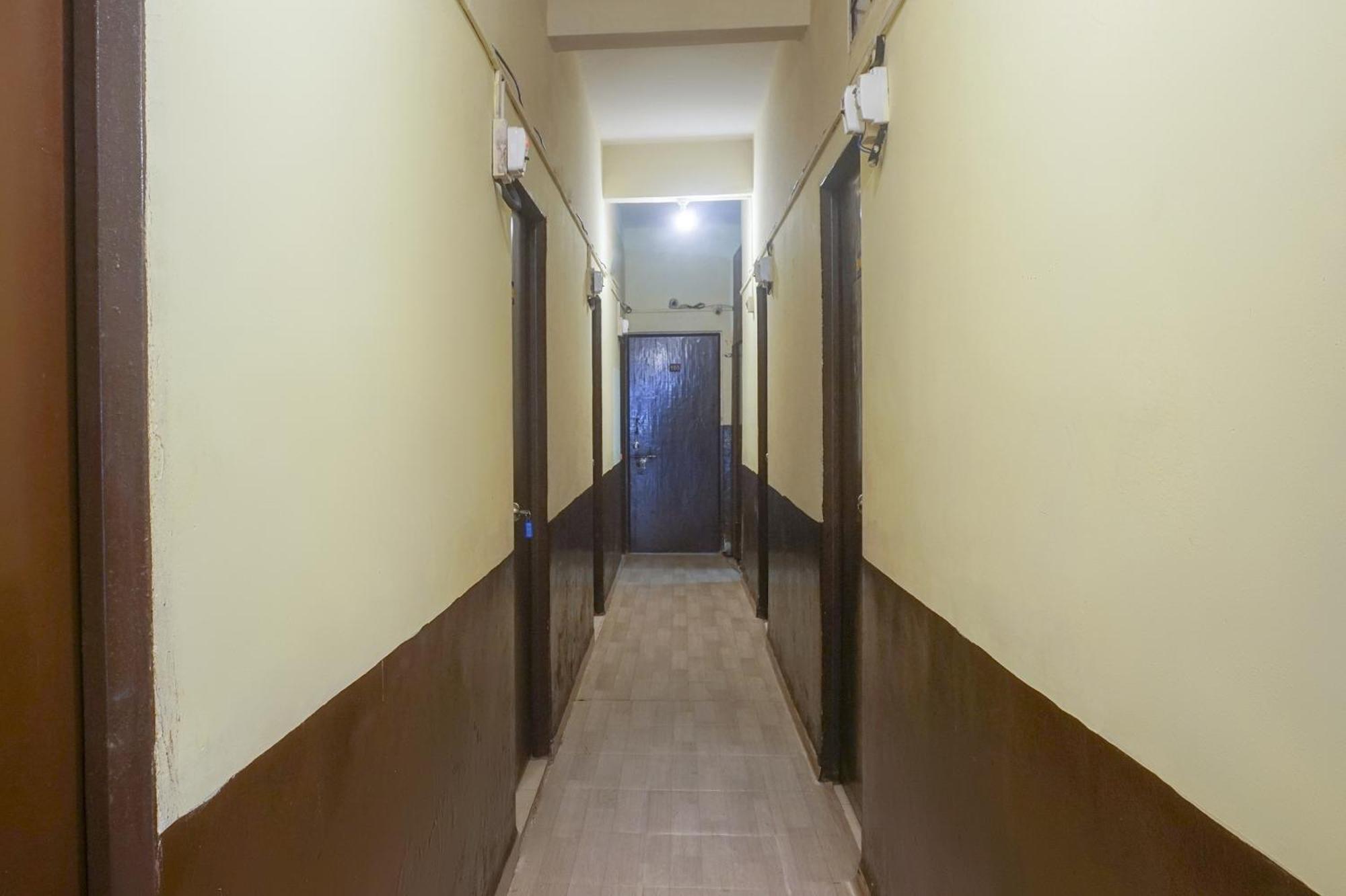 OYO 74900 R K Hotel Pimpri-Chinchwad Exterior foto