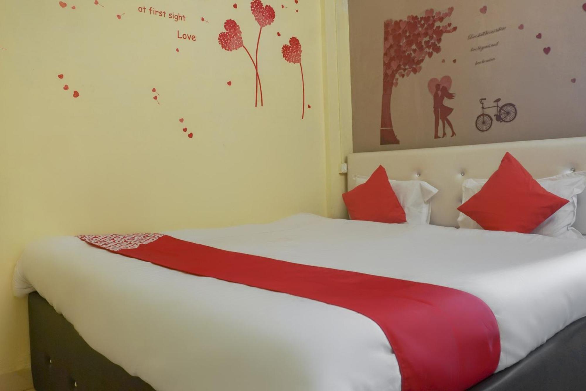 OYO 74900 R K Hotel Pimpri-Chinchwad Exterior foto